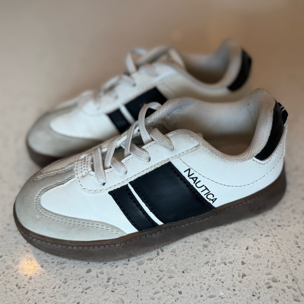 Toddler boys size 9 Nautica shoes, minimal wear. Non smoking home.